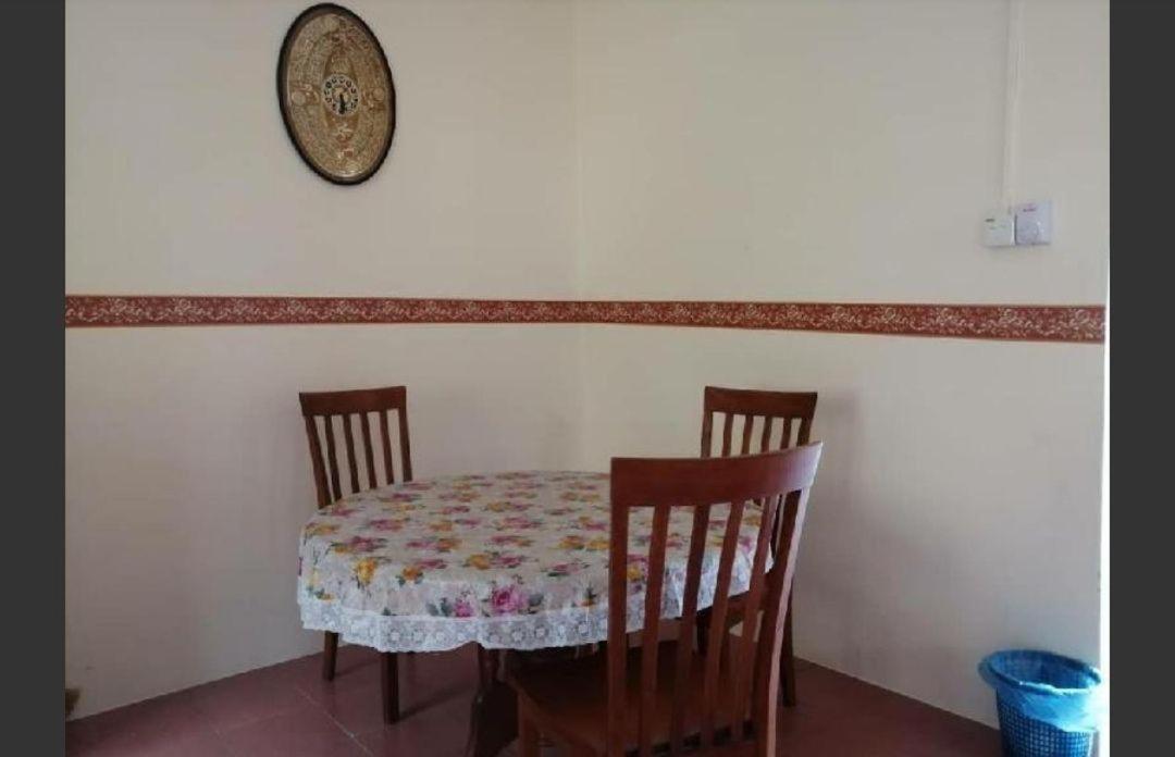 Homestay Ibu Пекан Екстер'єр фото