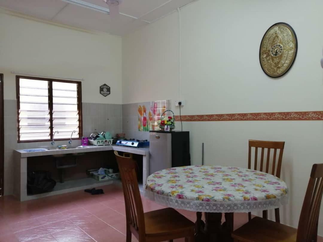 Homestay Ibu Пекан Екстер'єр фото